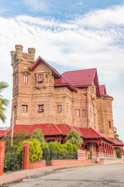 Jammu, Kashmir, Hindistan 23 Temmuz 2022. Amar Mahal Sarayı Müzesi, Hindistan 'ın Jammu ve Kaşmir eyaletlerinde yer alan bir saraydır..