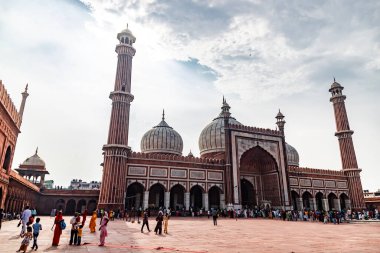 Eski Delhi, Delhi, Hindistan 27 Temmuz 2022. Delhi 'nin Jama Mescidi, Hindistan' ın en büyük Sünni camilerinden biridir.. 