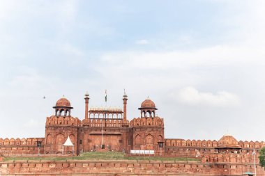 The Red Fort's Lahori Gate, a UNESCO World Heritage Site in Delhi, is a historic landmark. On Independence Day, the Prime Minister hoists the Indian flag at its main gate and delivers a nationally broadcast speech. clipart