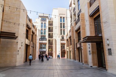 Gold Souk, Dubai, Birleşik Arap Emirlikleri, 23 Mayıs 2024. Dubai 'deki Altın Çarşıda altın ve kuyumcularla dolu sokaklar, ünlü geleneksel bir pazarda göz alıcı tasarımlar sergiliyor..