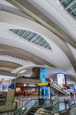 Abu Dabi, Birleşik Arap Emirlikleri, 16 Temmuz 2024. Zayed Uluslararası Havalimanı, Etihad Havayolları 'nın merkezi olarak hizmet veren modern A Terminali ile Abu Dhabis' in ana havaalanıdır..