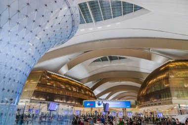 Abu Dabi, Birleşik Arap Emirlikleri, 16 Temmuz 2024. Zayed Uluslararası Havalimanı, Etihad Havayolları 'nın merkezi olarak hizmet veren modern A Terminali ile Abu Dhabis' in ana havaalanıdır..