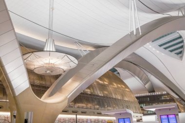 Abu Dabi, Birleşik Arap Emirlikleri, 16 Temmuz 2024. Zayed Uluslararası Havalimanı, Etihad Havayolları 'nın merkezi olarak hizmet veren modern A Terminali ile Abu Dhabis' in ana havaalanıdır..