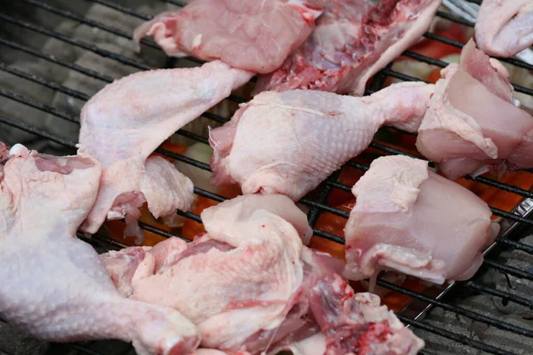 夏に屋外で焼いた肉 — ストック写真