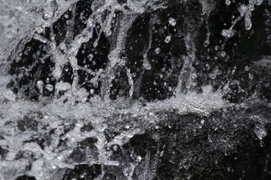 Nehir Fransa 'daki Alpler' de kapalı Soyut ters Rougd 