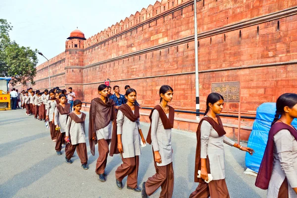 Delhi India November 2011 Scholars Uniform Visit Red Fort Delhi — Stock Photo, Image