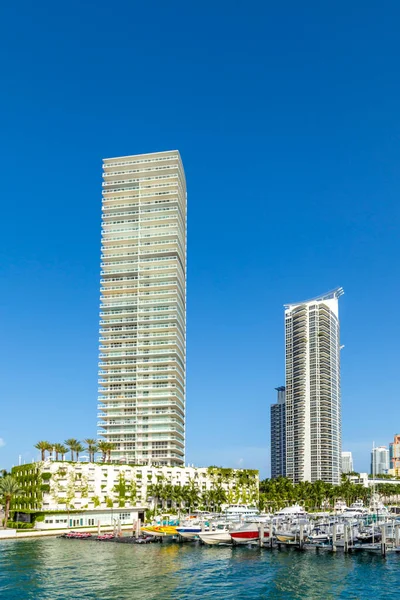 Miami Usa August 2014 Scenic Miami Skyline Daytime Blue Sky — Stock Photo, Image