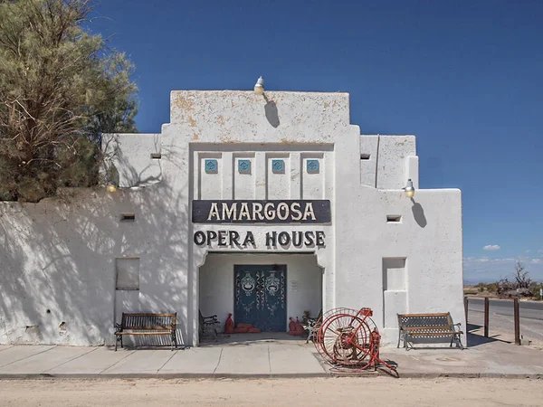 死亡谷交界处 2014年9月15日 Amargosa Opera House Hotel是位于死亡谷交界处的一座历史建筑和文化中心 — 图库照片