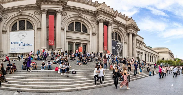 New York Usa Oct 2017 People Wait Metropolitan Museum Art — Stock Photo, Image