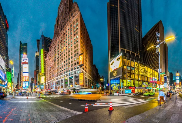 2017年 美国Oct 午后新闻 品牌和剧场的霓虹灯广告 时代广场是纽约生活和娱乐的象征 — 图库照片