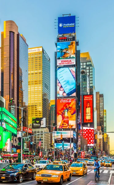 Нью Йорк Сша Октября 2017 Года Люди Наслаждаются Временем Площади — стоковое фото