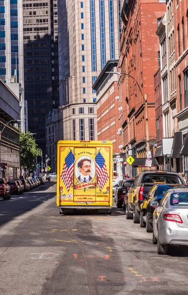 Boston Usa Sep 2017 Gatuliv Centrala Boston Paketet Service Murare — Stockfoto