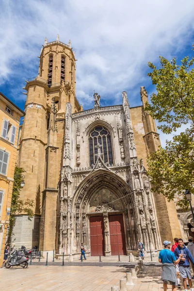 Aix Provence Frankrike Aug 2017 Människor Besöker Berömda Kyrkan Saint — Stockfoto