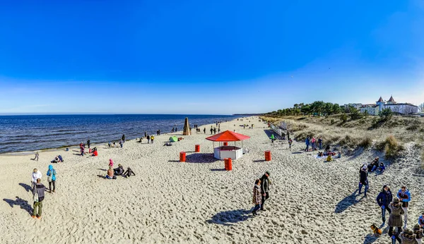 Ahlbeck Germany Mar 2016 People Enjoy Baltic Sea Ahlbeck Island — Stock Photo, Image