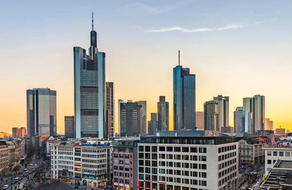 Frankfurt Németország Mar 2016 Tekintettel Skyline Frankfurti Naplementében Legtöbb Felhőkarcoló — Stock Fotó