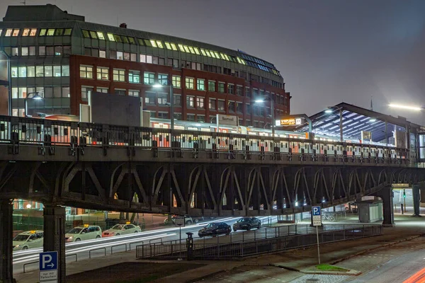 Treinsysteem Hamburg Nachts Met Station Baumwall Duitsland — Stockfoto