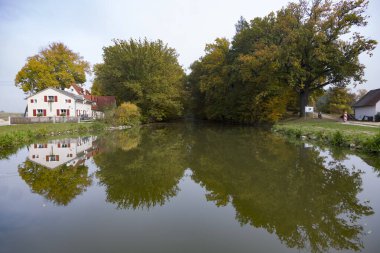 Karlsgraben 'in bir parçası, Bavyera' daki ortaçağ dönemine ait hiç bitmemiş bir sanat kanalı.