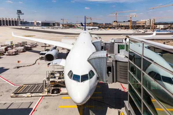 Aviones Puerta Listos Para Embarcar Aeropuerto —  Fotos de Stock