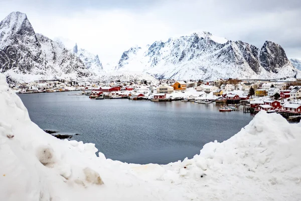 Fotografía Paisaje Escénico Nublado Invierno Vista Ciudad Nusfjord Noruega Europa —  Fotos de Stock