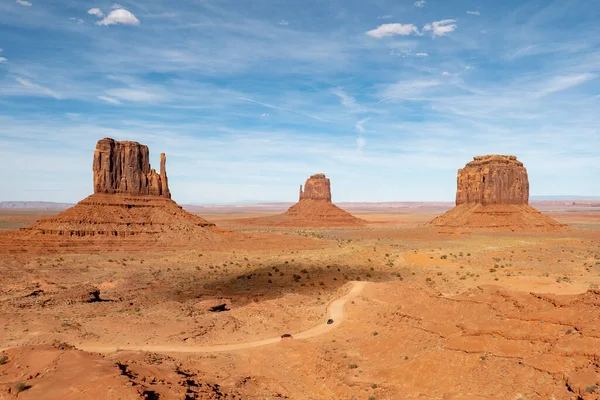 Schilderachtig Uitzicht Monument Vallei Met Butte Blauwe Lucht Usa — Stockfoto