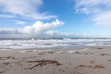 Sylt 'deki sahile bak. Hava kötü.