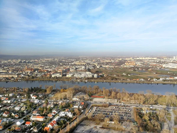 奥地利有多瑙河的维也纳天际线风景 — 图库照片