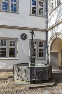 Koblenz, Almanya - 14 Şubat 2021: Schaengel Çeşmesi Almanya 'nın Koblenz kentindeki en önemli kentlerden biridir..