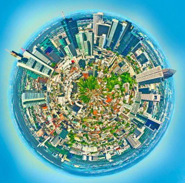 ufukta gökdelenler ile güneşli bir günde Frankfurt siluetinin panorama