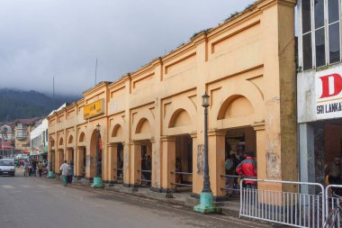 Nuwara Eliya, Sri Lanka - 14 Ağustos 2005: Nuwara Eliya, Sri Lanka 'daki eski Victoria binası.