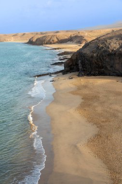 Playa Blanca 'daki güzel Papagayo plajı, Lanzarote, İspanya