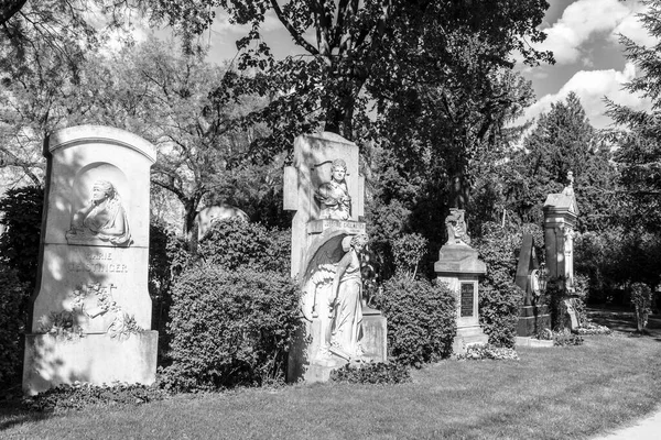 Vienna Áustria Abril 2015 Último Lugar Descanso Pessoas Famosas Cemitério — Fotografia de Stock