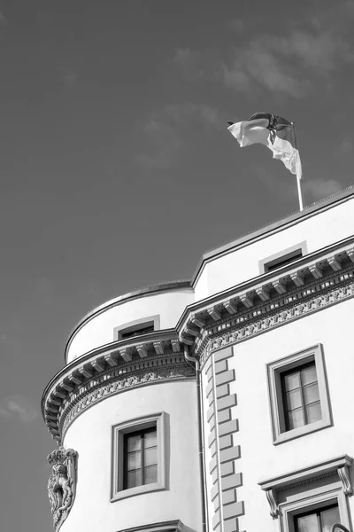 Widok Parlament Hesji Wiesbaden Dawnym Zamku Flagą Hesji Dachu Pod — Zdjęcie stockowe