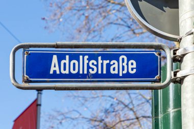 Adolfstrasse - engl: Adolf Sokağı - Wiesbaden, Almanya.