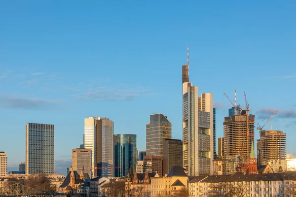 Panoramisch Uitzicht Skyline Van Frankfurt Main Met Weerspiegeling Van Skyline — Stockfoto