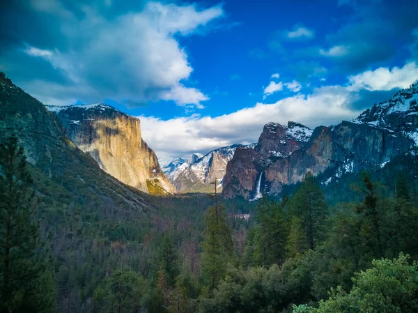 Scenic View Yosemite Valley Famous Rocks Capitan Carthedral Rocks — Stock Photo, Image