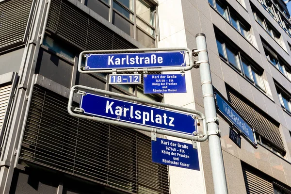 旧搪瓷街名Karlstrasse和Karlsplatz Engl 德国法兰克福查尔斯街和查尔斯广场 查尔斯国王广场 — 图库照片