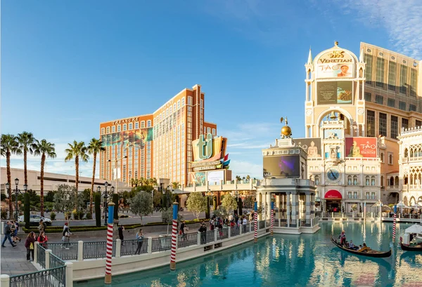 Las Vegas Usa March 2019 Tourists Enjoy Gondola Ride Venetian — Stock Photo, Image
