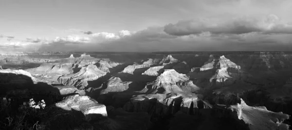 Malebný Pohled Grand Canyon Při Západu Slunce Mlhou — Stock fotografie