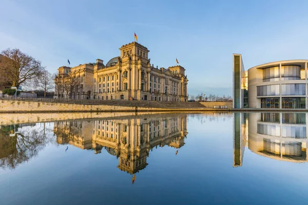 Reichstag Reflection River Spree Early Morning — Stock Photo, Image