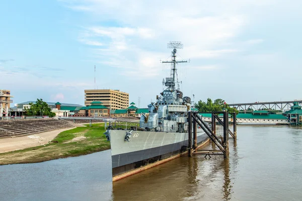 巴吞鲁日 Baton Rouge Usa 2013年7月13日 Uss Kidd作为巴吞鲁日的博物馆 Uss Kidd是美国海军第一艘以海军少将Isaac Kidd的名字命名的船只 — 图库照片