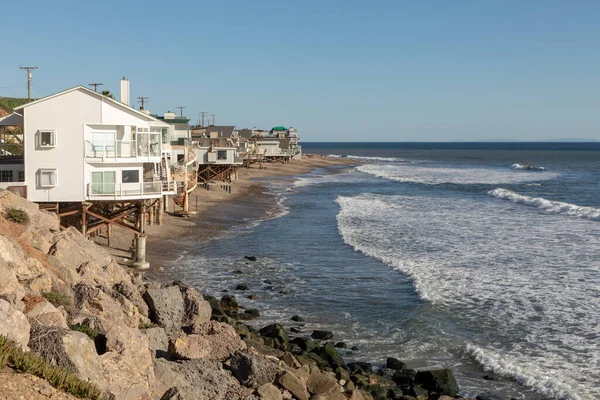 Malibu Usa März 2019 Schöne Häuser Holzpfählen Malerischen Strand Malibu — Stockfoto