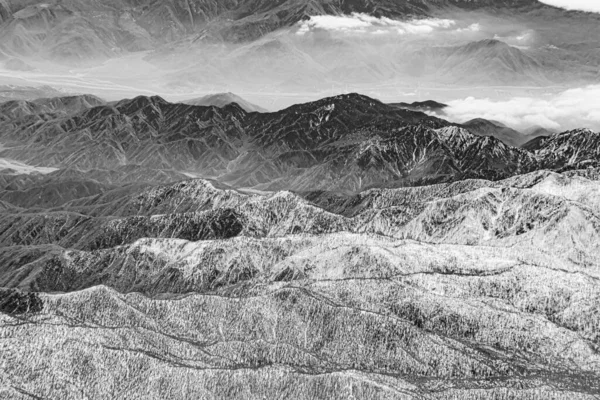 Krajobraz Zimowy Kalifornii Pokrytymi Śniegiem Górami Pobliżu Landers — Zdjęcie stockowe