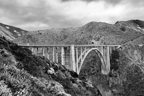 Landschaftlich Reizvolle Bixby Brücke Bei Carmel Kalifornien Highway Usa — Stockfoto