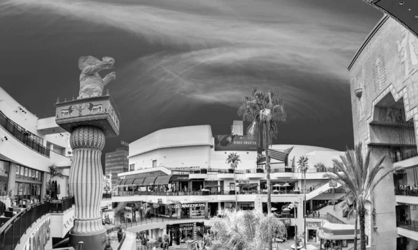 Los Angeles Usa 2019年3月5日 ハリウッドとハイランドショップやレストラン 有名な象と複合施設 — ストック写真