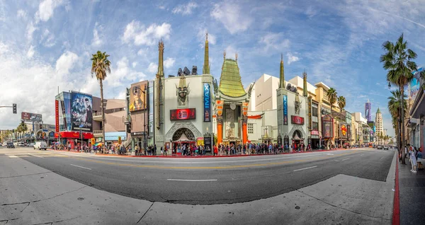 Los Angeles Usa 2019 Március Hollywood Utcakép Madame Tussauds Színházzal — Stock Fotó