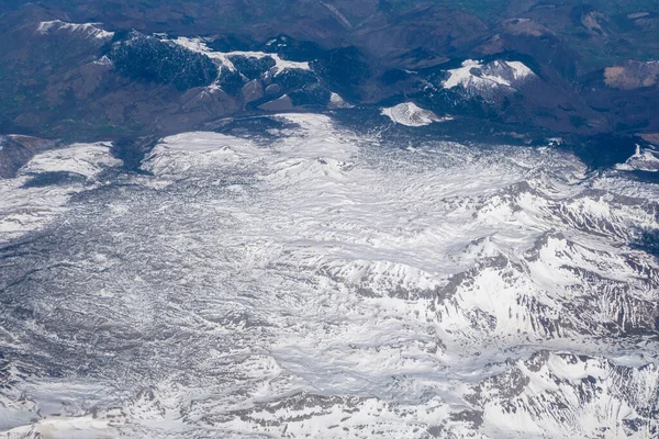 Malowniczy Pirenejski Krajobraz Granicy Francji Hiszpania Szczytami Pokrywą Śnieżną — Zdjęcie stockowe