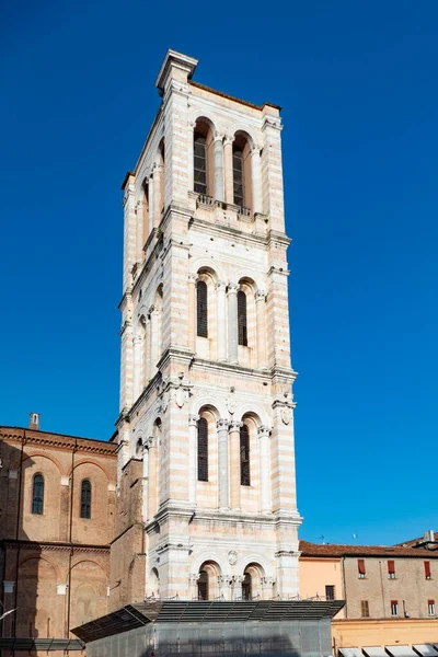 费拉拉大教堂意大利语 Basilica Cattedrale San Giorgio Duomo Ferrara是意大利北部费拉拉的一座罗马天主教大教堂和小教堂 — 图库照片