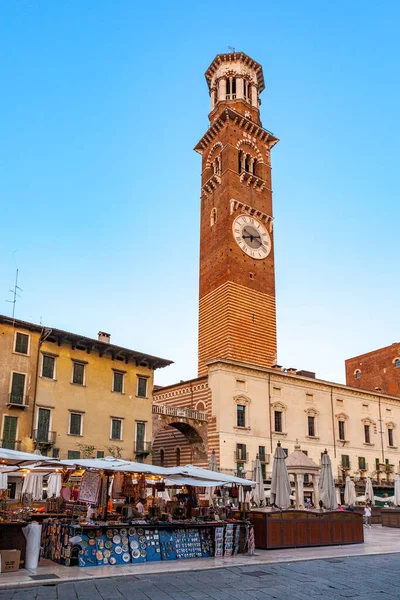 Verona Italy August 2009 People Visit Old Medieval Town Verona — Stock Photo, Image