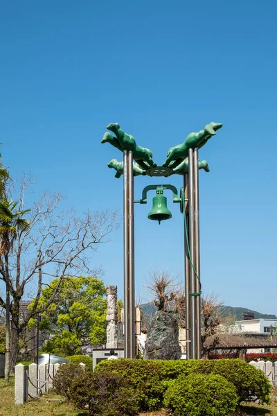 日本长崎 2023年4月1日 长崎和平钟 Peace Bell Nagasaki Bell Nagasaki 是11 02爆炸事件的纪念物 — 图库照片