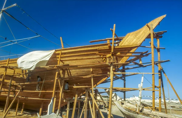 Galangan Kapal Tradisional Untuk Janda Kayu Sur Oman — Stok Foto